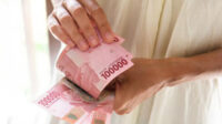 Uang Uang bantuan
