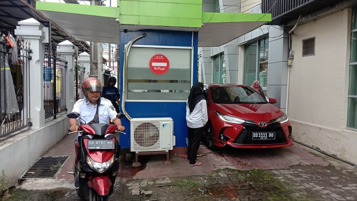 layanan drive thru samsat pettarani