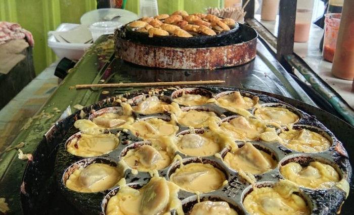 tatakan pentol telur
