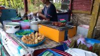 penjual kue di pasar