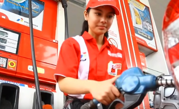 petugas spbu cantik