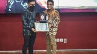 pdam terima penghargaan