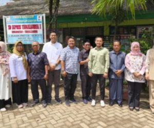 kunjungi sekolah