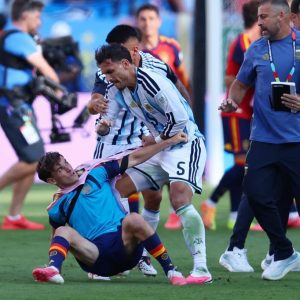 Leandro Paredes meluapkan kekesalannya kepada Gavi setelah kekalahan Argentina di final Piala Dunia